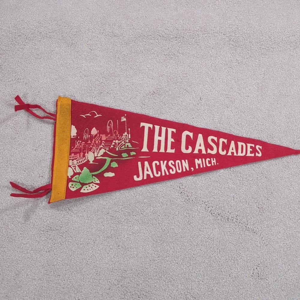 Red The Cascades Jackson Michigan MI Felt Pennant Vintage Travel Souvenir 40s 50
